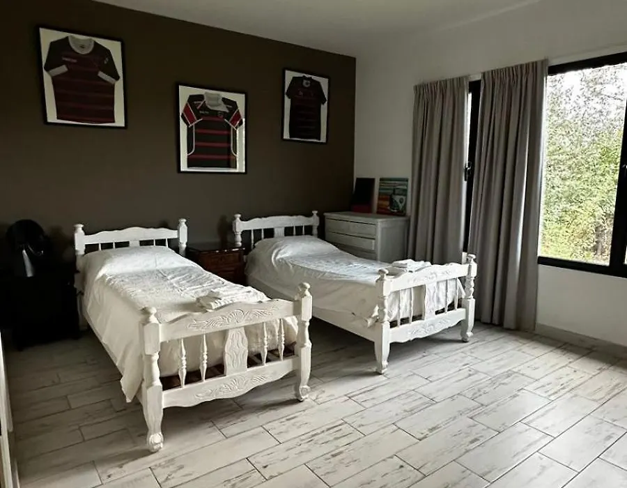 Casa Con Pileta Grande En Castellanos San Lorenzo ,Paisaje Unico, Tranquilidad Y Comodidad-1