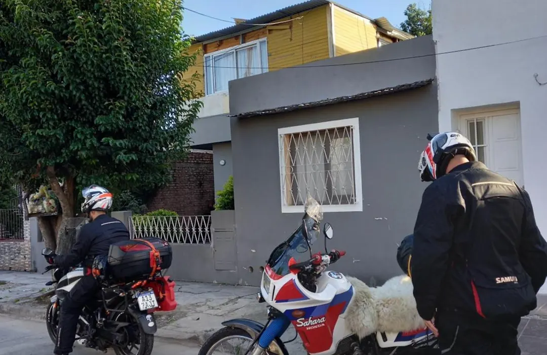 Mi Casa, Su Casa-1