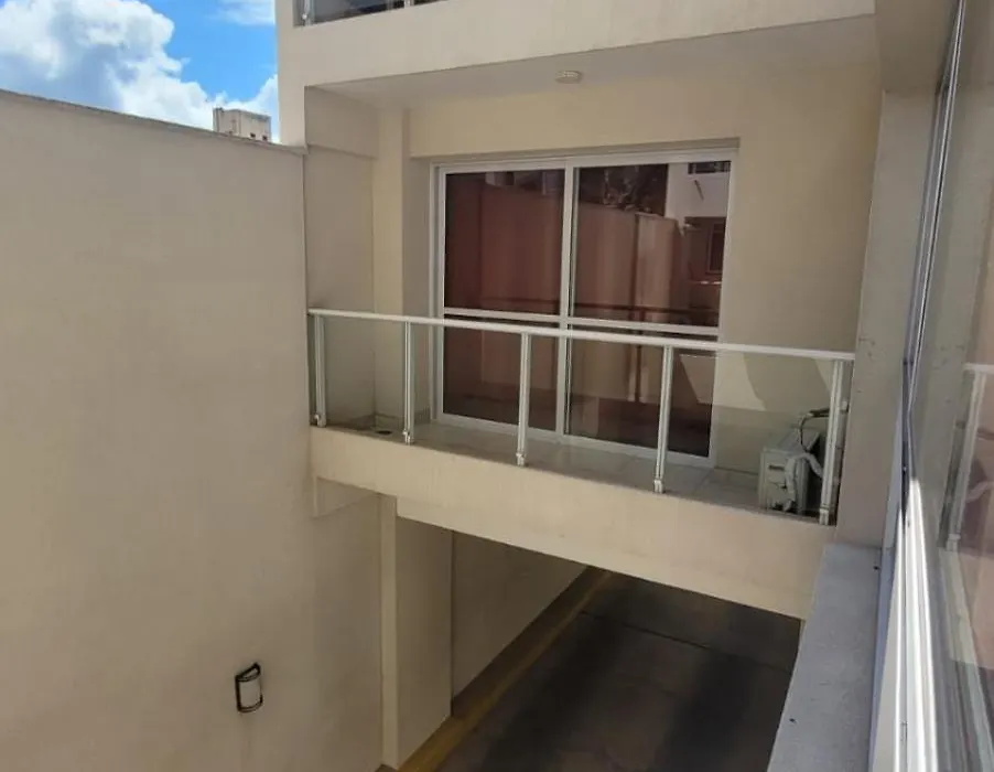 Dean Funes Suites 108-1