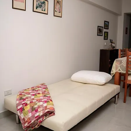 Departamento En Calle Principal, Comodo, Hasta 4.-2