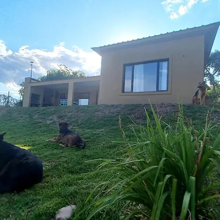 Casa Con Pileta Grande En Castellanos San Lorenzo ,Paisaje Unico, Tranquilidad Y Comodidad-2