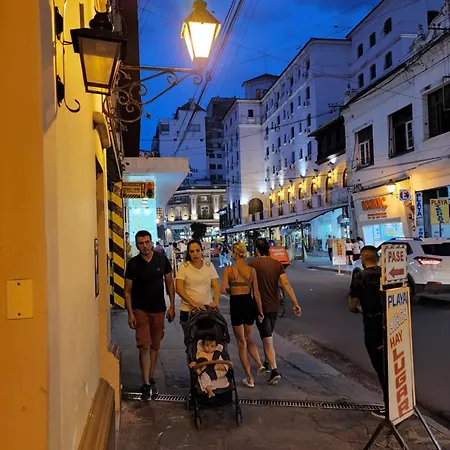 Aires De La Plaza 1-2