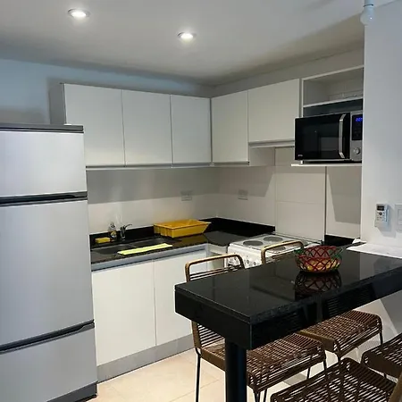 Departamento de UN dormitorio con parrilla privada!-2