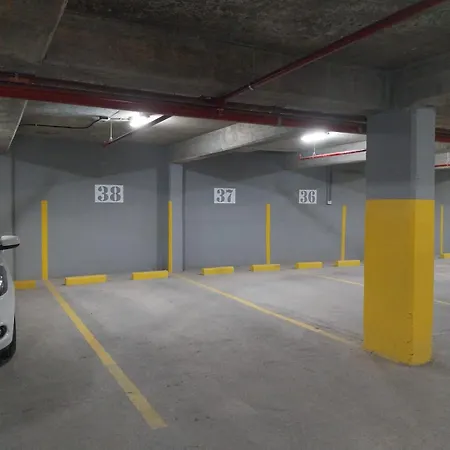 Departamento L246, Céntrico con Estacionamiento-3