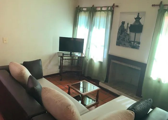 Villa Casa en B° Tres Cerritos, Salta Capital. Alquiler Temporal