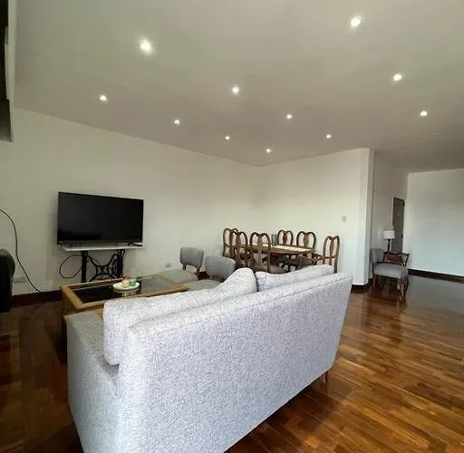 Pet friendly Lujoso Departamento Centrico Apartment Salta