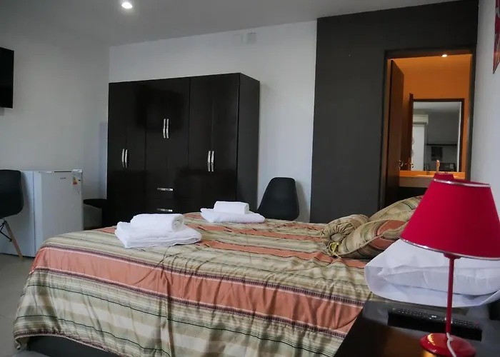 Habitacion Privada En Edificio De Departamentos Salta